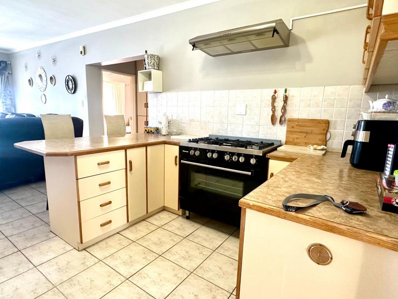 3 Bedroom Property for Sale in Bergzicht Western Cape